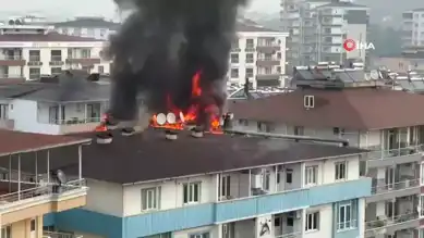 Batman'da Çatı Yangını Panik Yaratı