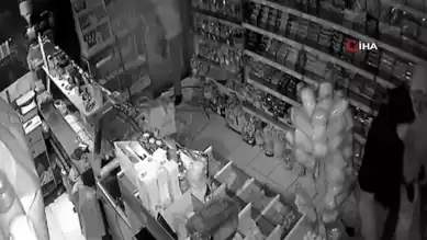 Güvenlik Kamerası Kaydetti: Şehir Merkezinde Market Soygunu