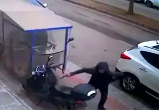 Batman'da Motosiklet Hırsızlığı: Telefon Çalındı