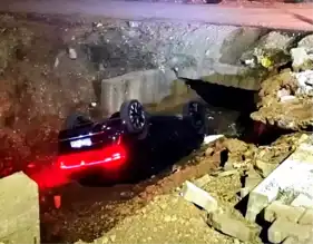 Batman'da Araç Su Kanalına Düştü, Sürücü Yaralı