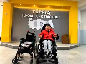 Engelli Öğrenci Ahmet'e 3 Saatte Akülü Sandalye!