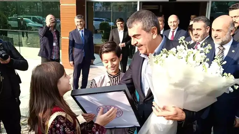 Bakan, Güneydoğu'da Önemli Ziyaretlerde Bulundu