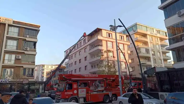Altı Katlı Binalarda Yangın Tehlikesi!Batman'da Müdahale!