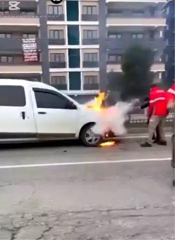 Güneydoğu'da Araçta Yangın!