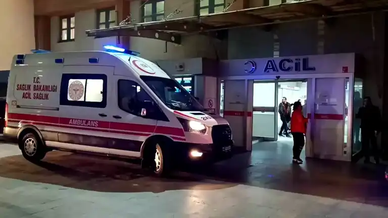 Batman'da Bıçaklı Saldırı: Genç Adam Ağır Yaralı