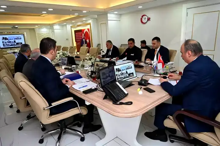 Batman'da Depremzedelere Ahır Desteği